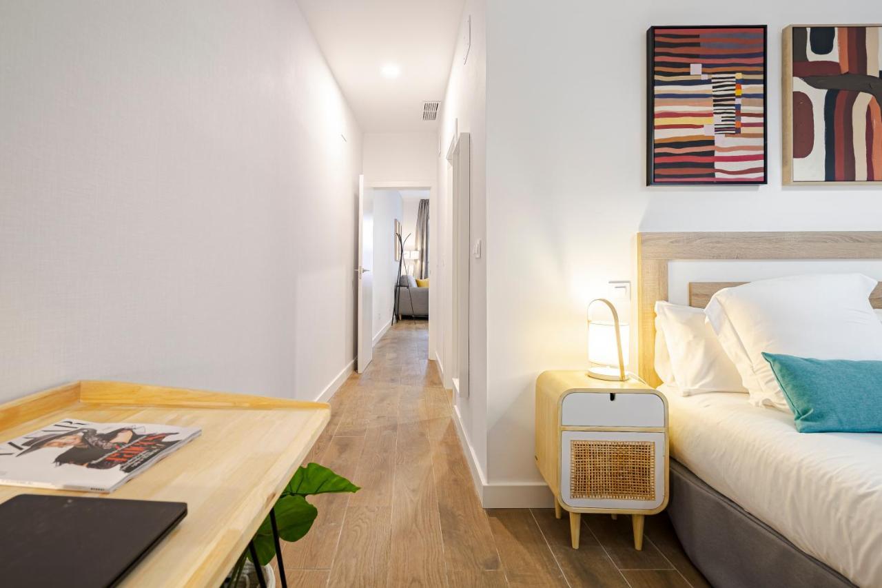 Feelathome Castilla Apartments Мадрид Экстерьер фото
