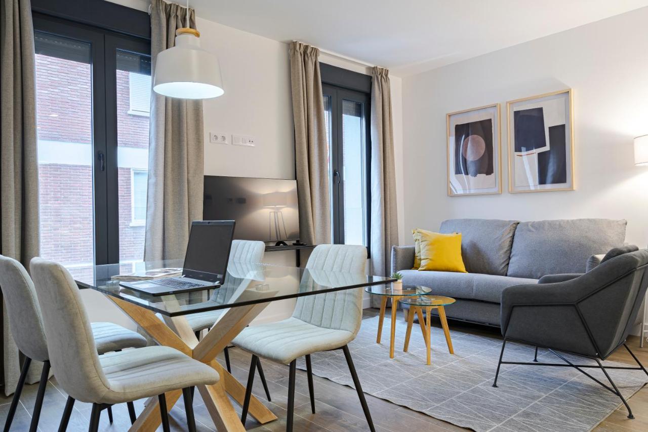 Feelathome Castilla Apartments Мадрид Экстерьер фото