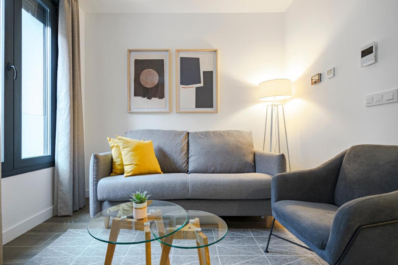 Feelathome Castilla Apartments Мадрид Экстерьер фото