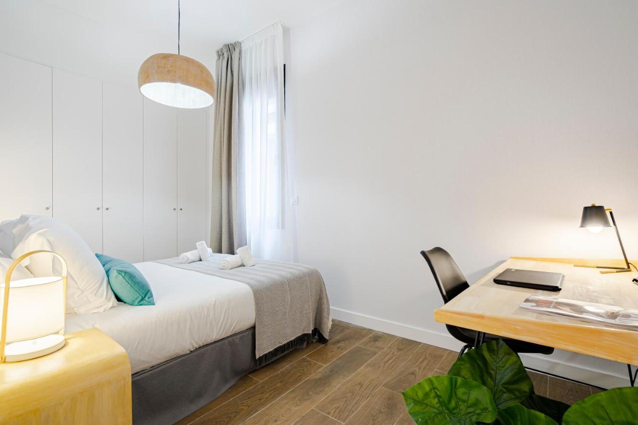 Feelathome Castilla Apartments Мадрид Экстерьер фото