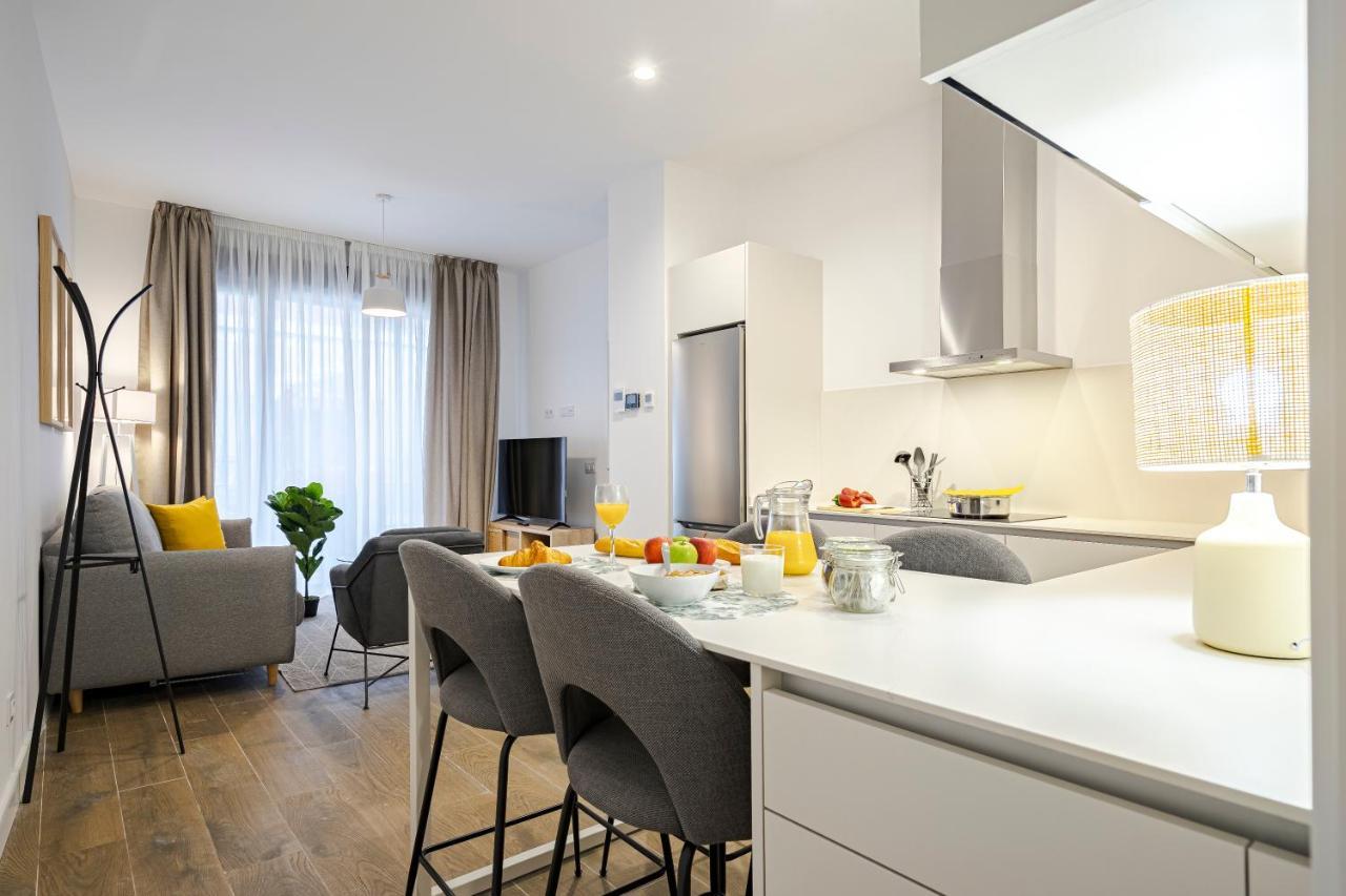 Feelathome Castilla Apartments Мадрид Экстерьер фото