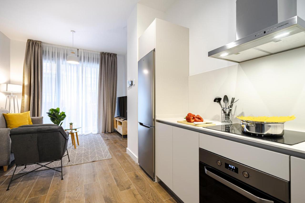Feelathome Castilla Apartments Мадрид Экстерьер фото