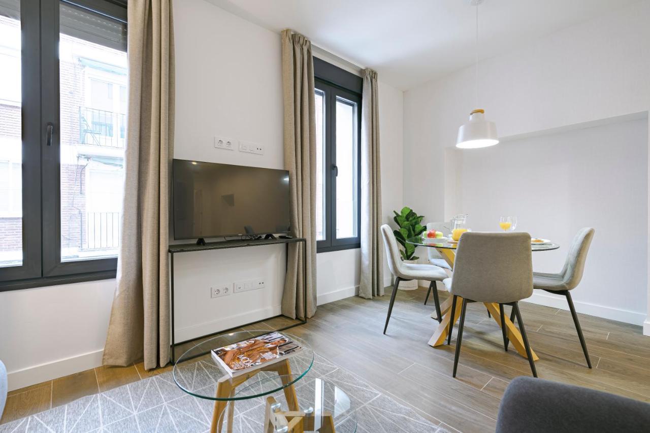 Feelathome Castilla Apartments Мадрид Экстерьер фото