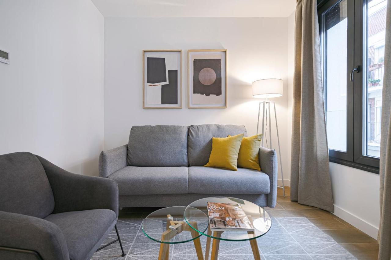 Feelathome Castilla Apartments Мадрид Экстерьер фото