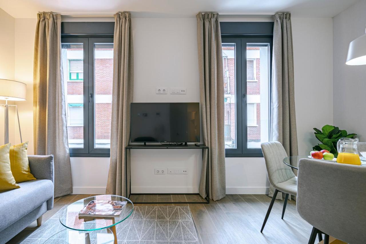 Feelathome Castilla Apartments Мадрид Экстерьер фото