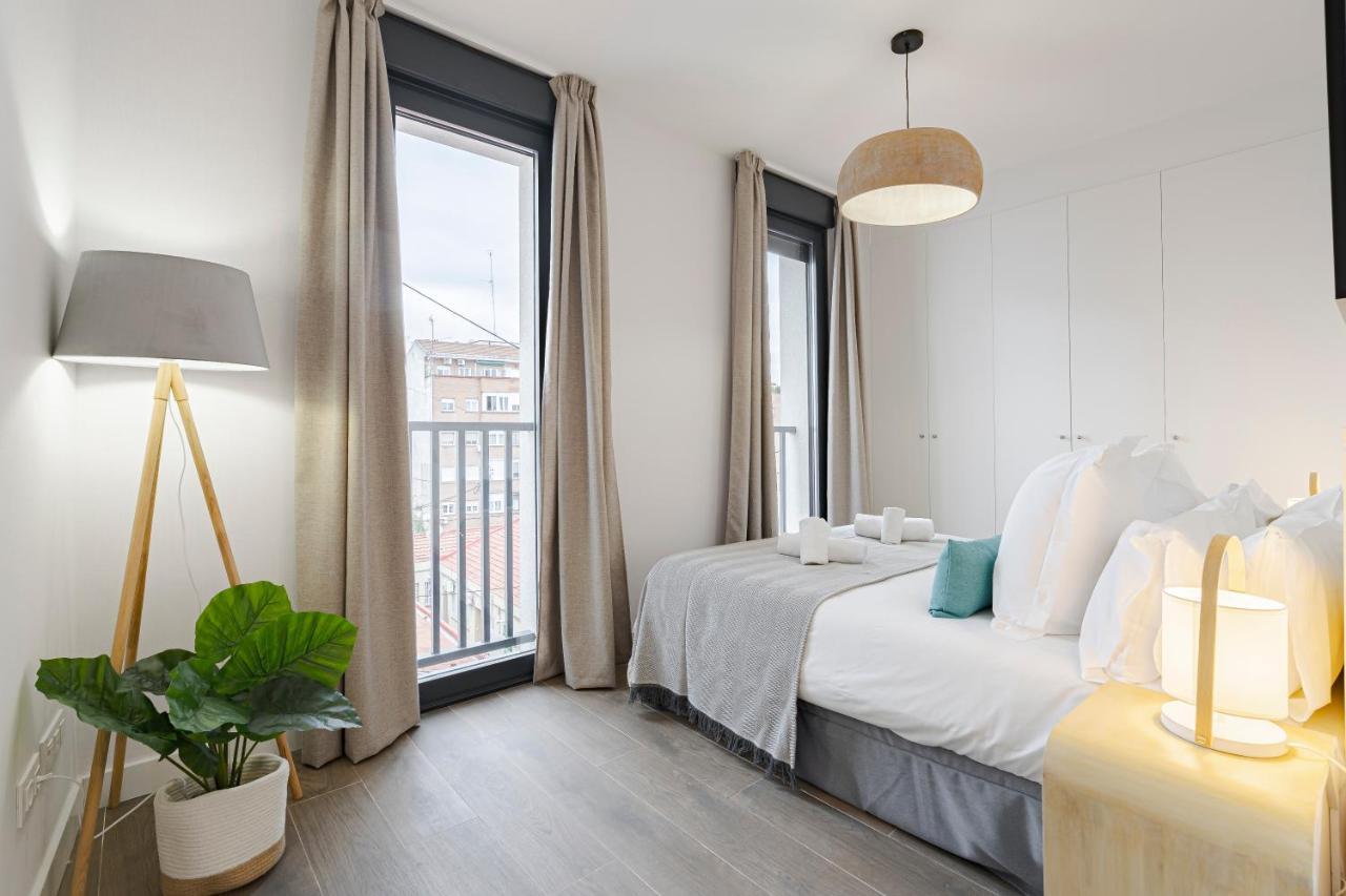 Feelathome Castilla Apartments Мадрид Экстерьер фото