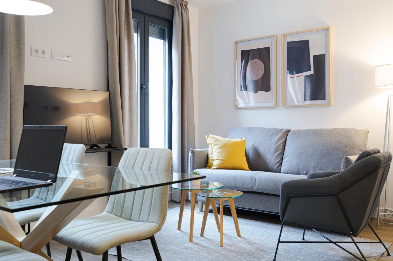 Feelathome Castilla Apartments Мадрид Экстерьер фото