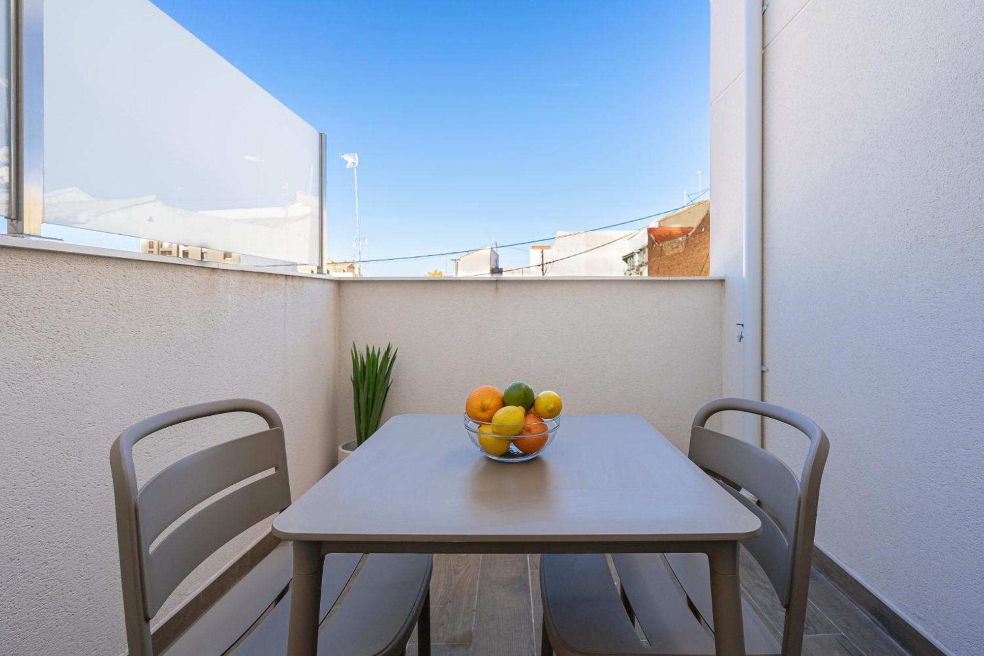 Feelathome Castilla Apartments Мадрид Экстерьер фото